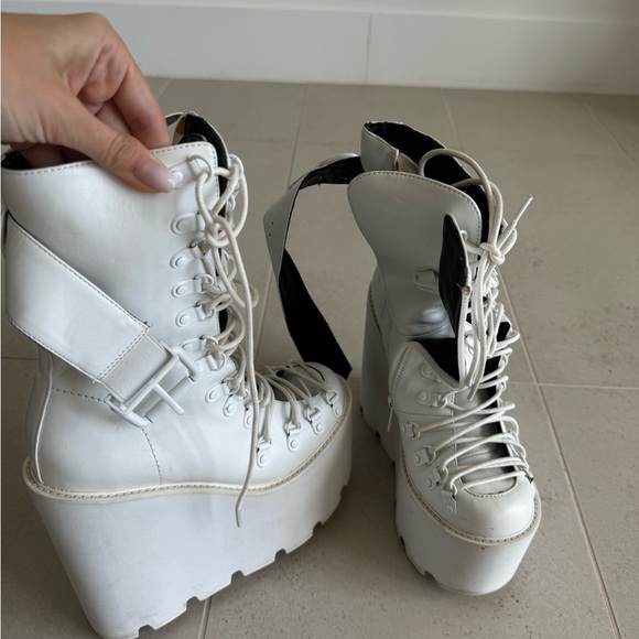 Dollskill platform white - Picture 2 of 2